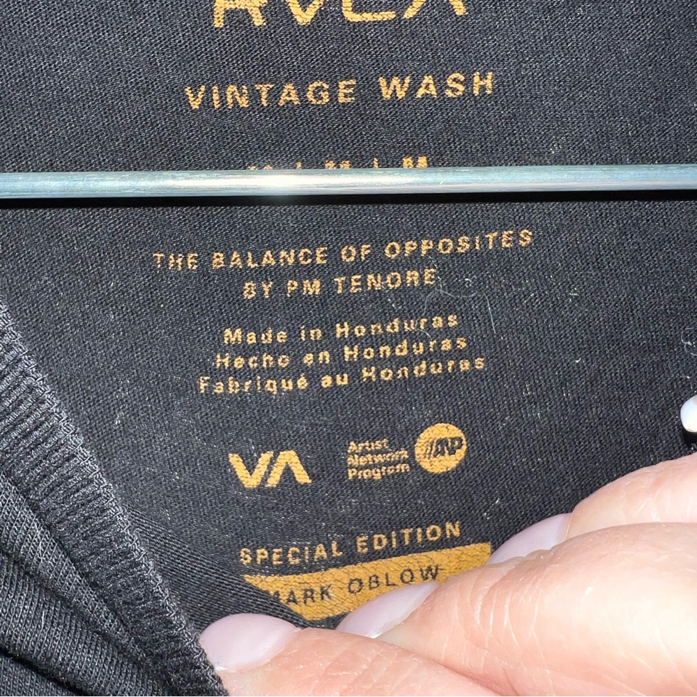 RVCA Mark Oblow Vintage Wash Patch Matte Roses on sleeves Long Sleeve T-Shirt - Picture 5 of 11